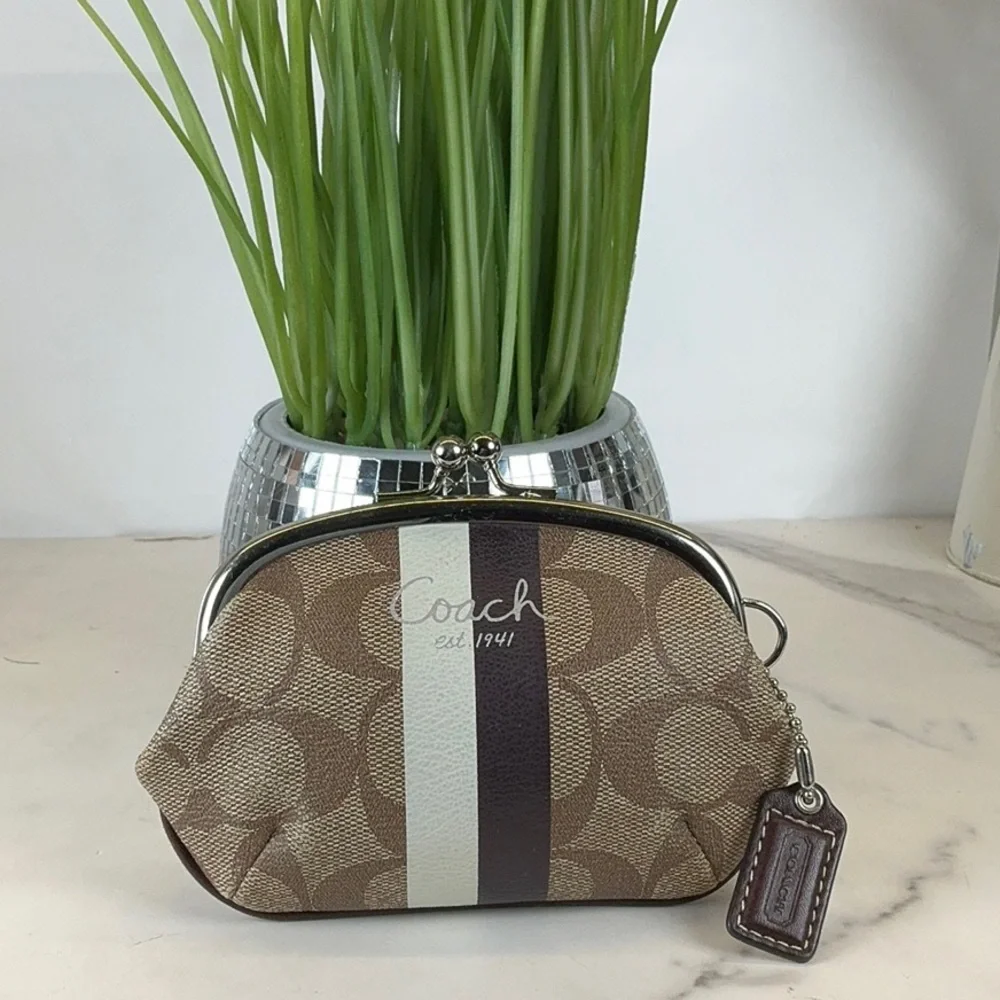 COACH SIGNATURE‎ LEGACY STRIPE KISSLOCK COIN PURSE KHAKI BROWN CANVAS HANGTAG